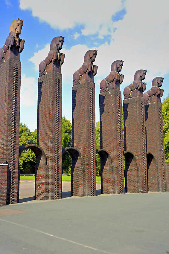 Das Pferdetor im Stadtpark Rotehorn