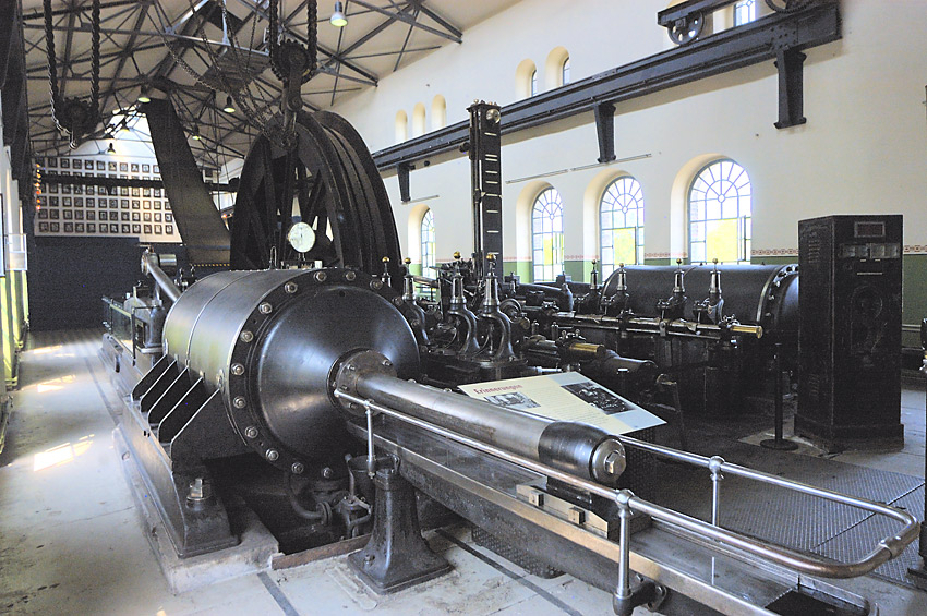 Dampffördermaschine